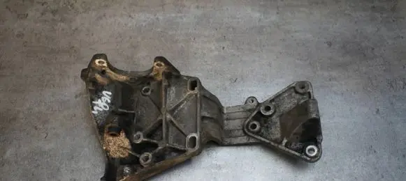 Volvo S60 Generator/alternator bracket 31316673