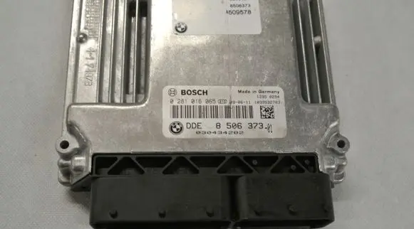 BMW X3 E83 Engine control unit/module 8506373