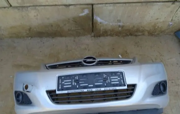 Opel Zafira B Front bumper