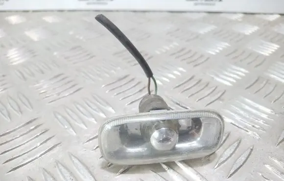 Audi A4 S4 B6 8E 8H Front fender indicator light 8E0949127