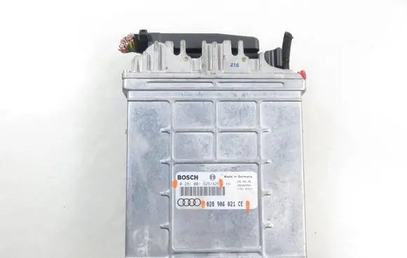 Audi A4 S4 B5 8D Engine control unit/module 028906021CE 028101425426
