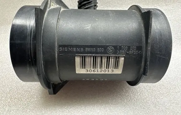 BMW 5 E39 Mass air flow meter 5WK9600 1703275 30612013