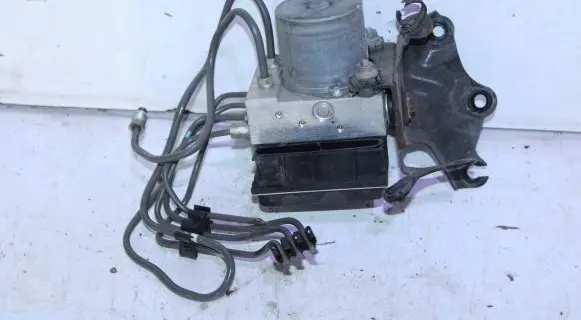Toyota Yaris ABS Pump 44500F031