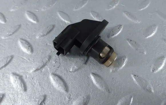 Mercedes-Benz E W211 Camshaft position sensor A0041536928