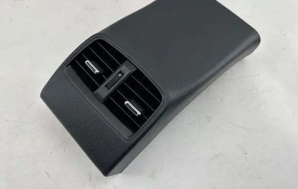 Rear air vent grill