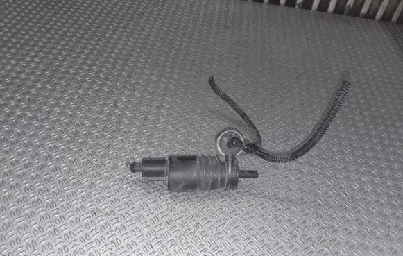 Skoda Octavia Mk1 (1U) Windscreen/windshield washer pump