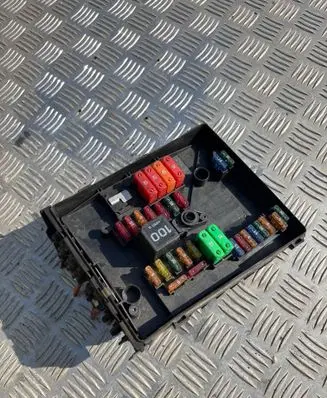 Volkswagen Touran I Fuse module 1K0937804E 1J1937535A 1K0937800