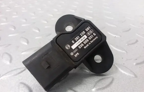 Volkswagen Jetta V Air pressure sensor 036906051G 0261230081