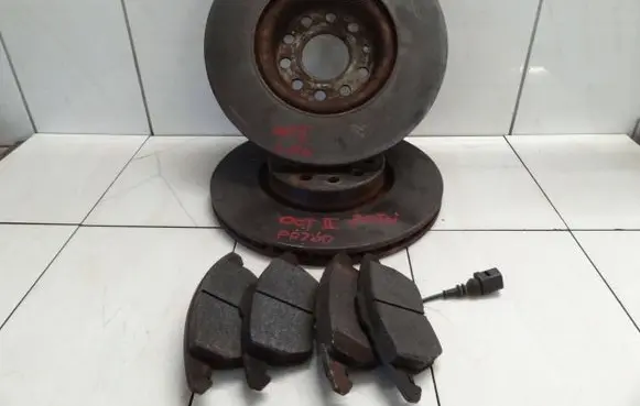 Skoda Octavia Mk2 (1Z) Front brake disc