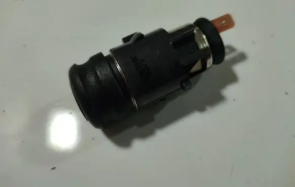 Volvo V50 Cigarette lighter 30669836