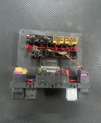 Volkswagen PASSAT B6 Comfort/convenience module 3C0937049J H37S1301 F005V00530