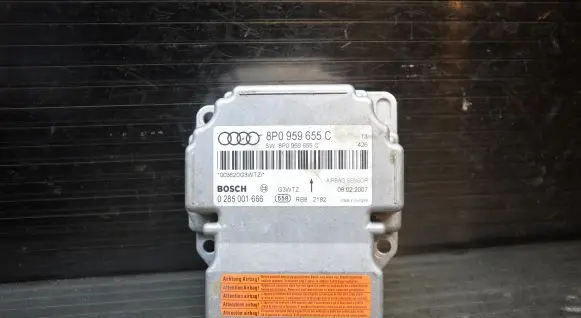 Audi A3 S3 8P Airbag control unit/module 8E0959651A