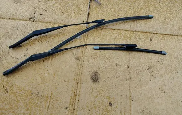 Ford Fiesta Front wiper blade arm