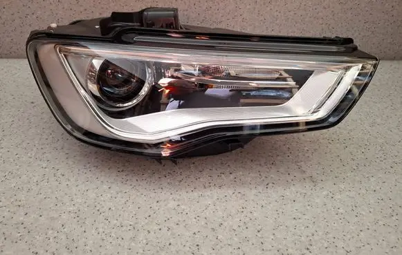 Audi A3 S3 8V Headlight/headlamp 8V0941032 1ZS01074042
