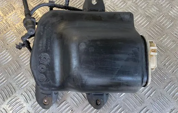 Volvo V50 AdBlue liquid reservoir 3M519C103AL 3M619C103AD D4TVA