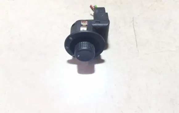 Renault Espace II Wing mirror switch 335330