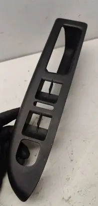 Volkswagen Golf Plus Front door window switch trim 5M1867371C