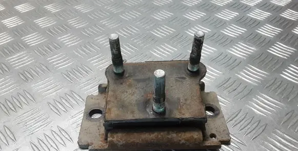 Nissan Navara D23 Gearbox mount