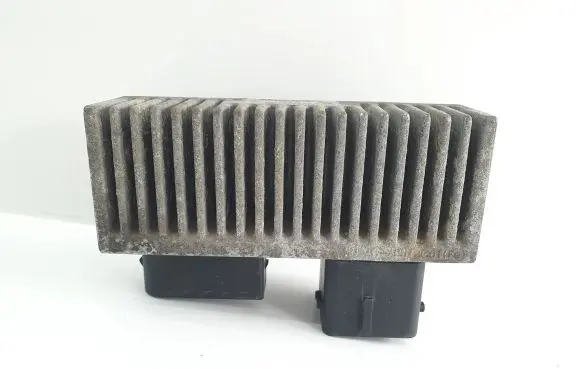 Opel Movano B Glow plug pre-heat relay 8200558438
