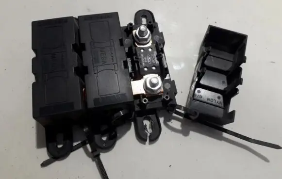 Jaguar XF Fuse box set 5605003090