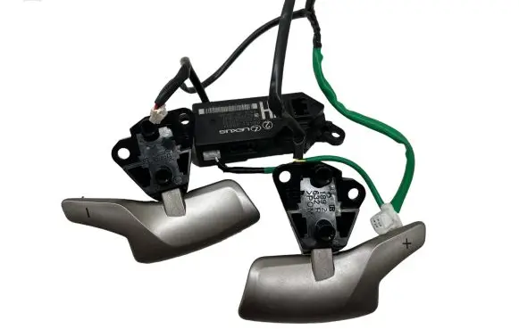 Steering wheel buttons/switches