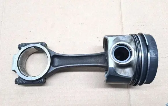 Skoda Superb B6 (3T) Piston with connecting rod 038J
