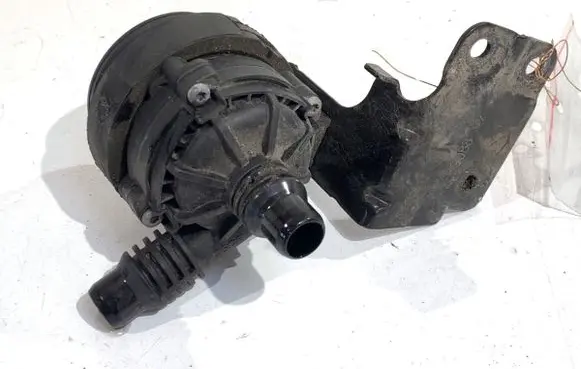 BMW X5 G05 Oil filter mounting bracket 8671654