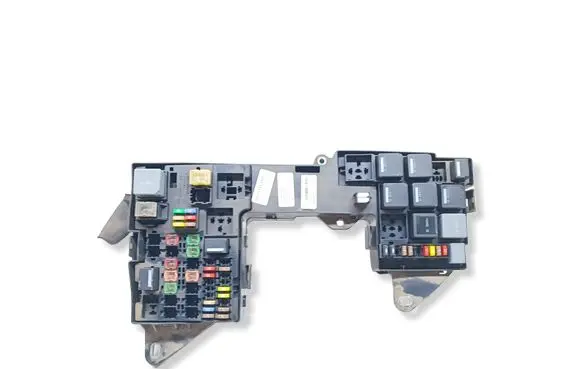 Jaguar XF X250 Fuse module 9664984480