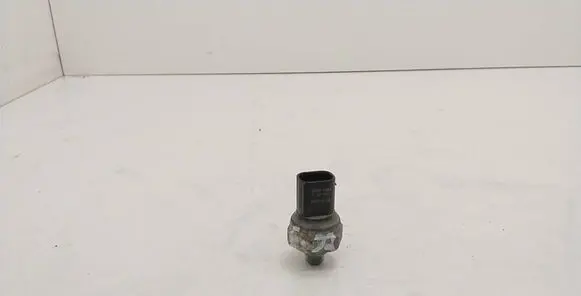 BMW 3 E92 E93 Air conditioning (A/C) pressure sensor 9141957 52CP1703