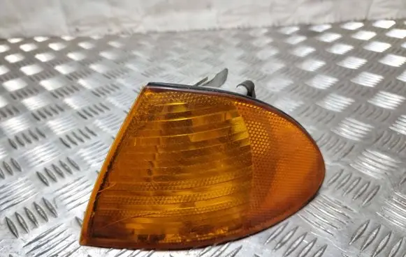 BMW 3 E46 Front indicator light 1315106140