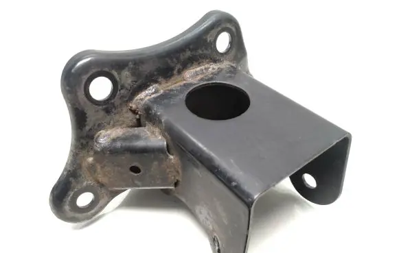 Mitsubishi Lancer VIII Engine mounting bracket