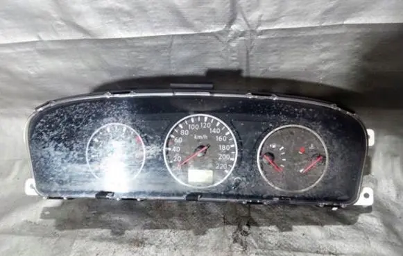 Nissan X-Trail T30 Speedometer (instrument cluster)