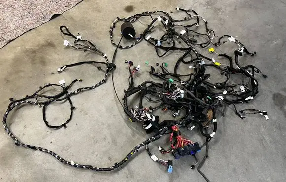 Dacia Sandero III Wiring harness 240105136R