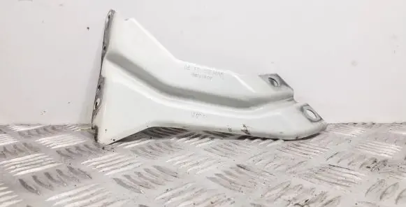 Audi A1 Fender mounting bracket 8X0821136A