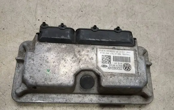 Volkswagen Polo V 6R Engine control unit/module 03C906024BK 6160150207 7V642359J