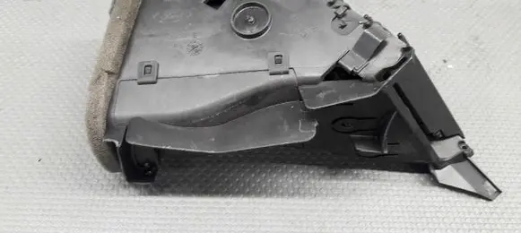 Ford Fiesta Dash center air vent grill