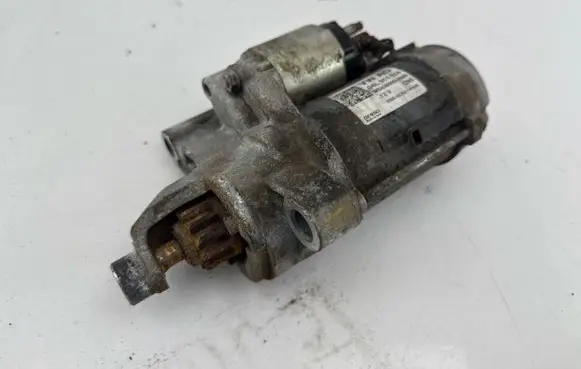 Audi A6 C7 Starter motor 04L911024