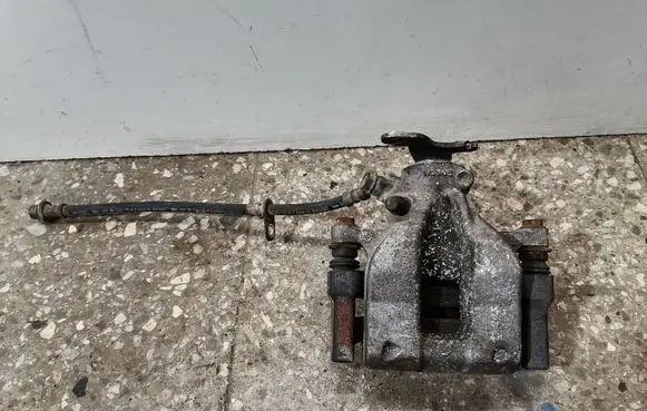 Toyota Avensis T270 Rear brake caliper 0208704613