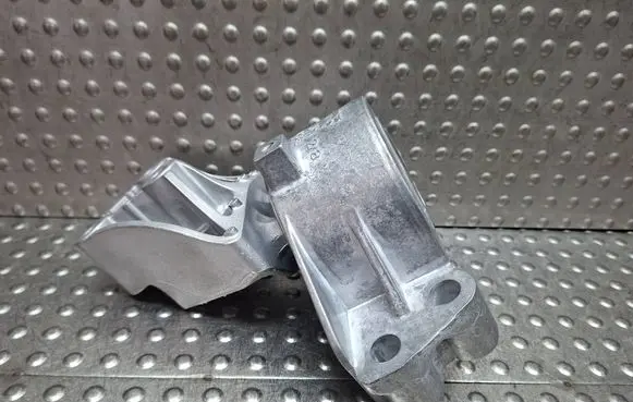 Fiat Doblo Engine mount bracket S27649805 517991100