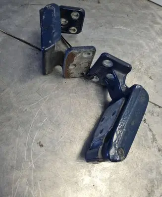 Mercedes-Benz Sprinter W906 Rear door hinge set A9067400437 A9067400637