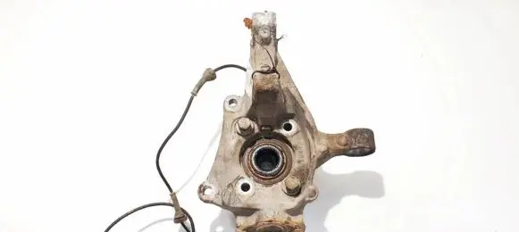 Volvo V70 Front wheel hub 9461944