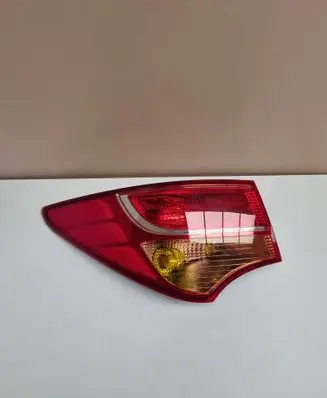 Hyundai Santa Fe Rear/tail lights 924012W030