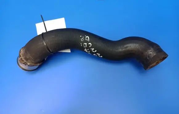 Mercedes-Benz C W203 Engine coolant pipe/hose 27CDI