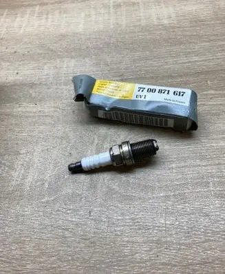 Renault 21 Spark plug 7700871617
