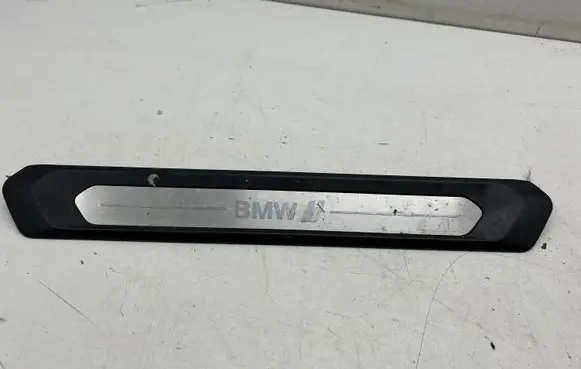 Front sill trim cover