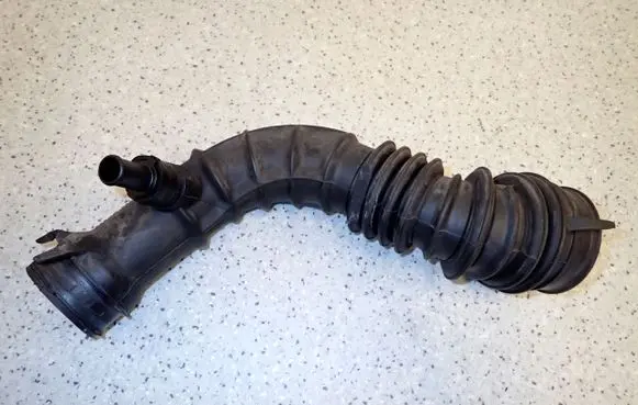 Toyota Corolla E120 E130 Intercooler hose/pipe 