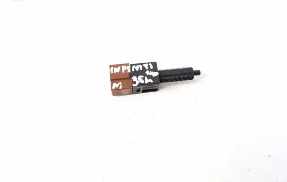 Infiniti M Y51 Brake pedal sensor switch 