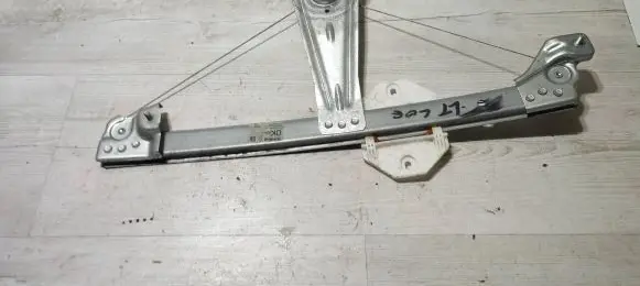 Dacia Logan II Front door manual window regulator 860017W183S