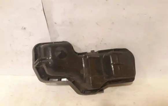 Audi A6 S6 C5 4B Headlight/headlamp dust cover 15381301