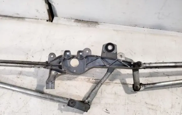 Opel Astra J Front wiper linkage 